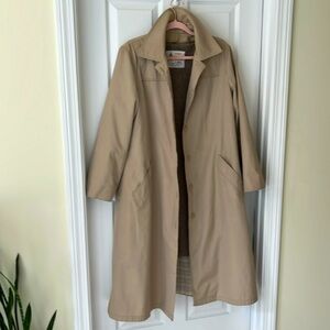 London Fog trench coat . Womens size 14 Reg.